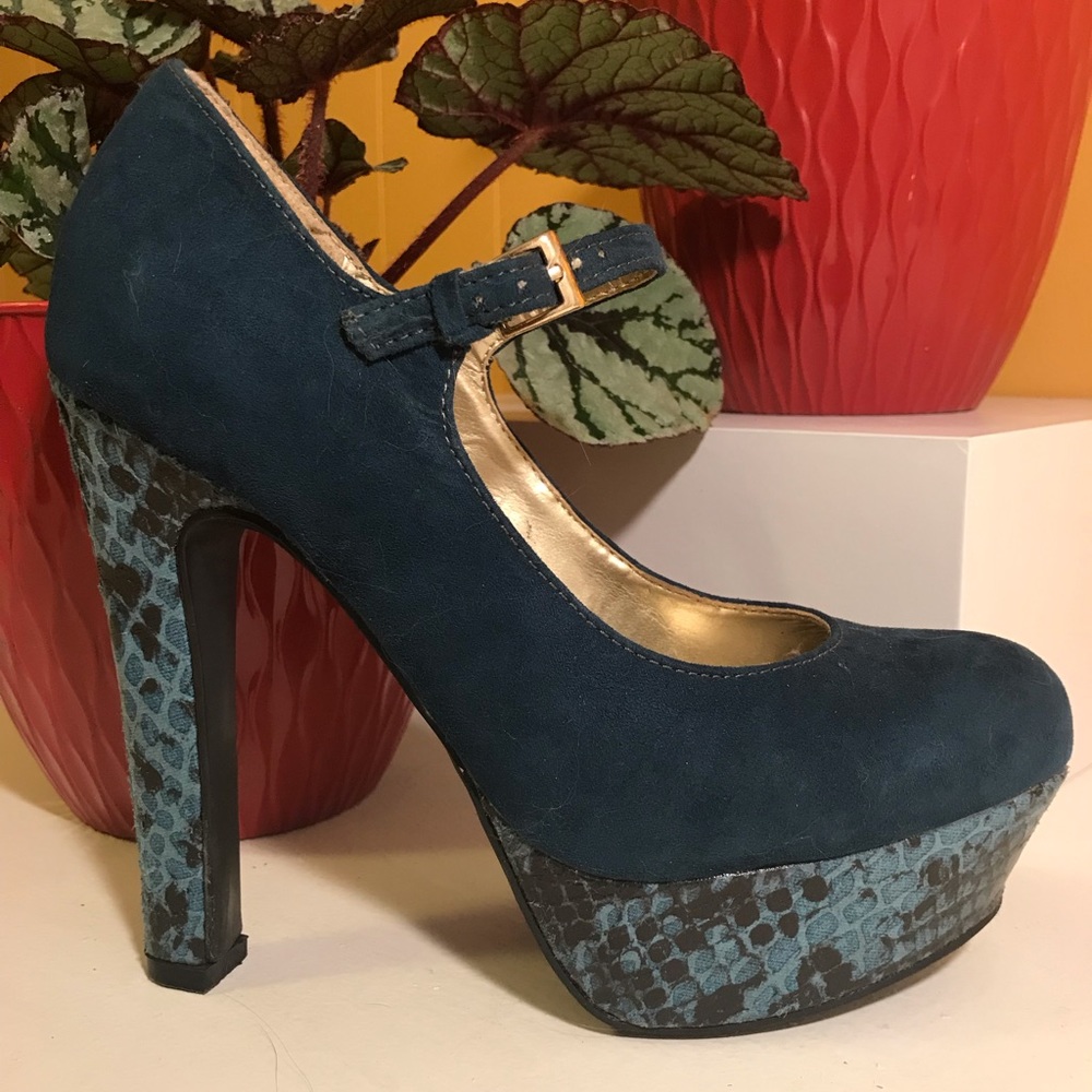 Guess Teal Snakeskin Pumps